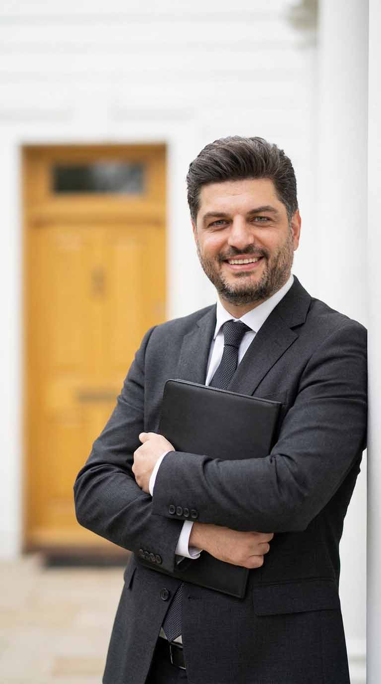 پرامپت هوش مصنوعی پرامپت مشاور املاک - تصویر AI تولیدشده با هوش مصنوعی | عکسومی